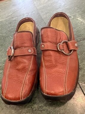 Woman’s Casual Slip-On Leather Mules in Cognac Brown